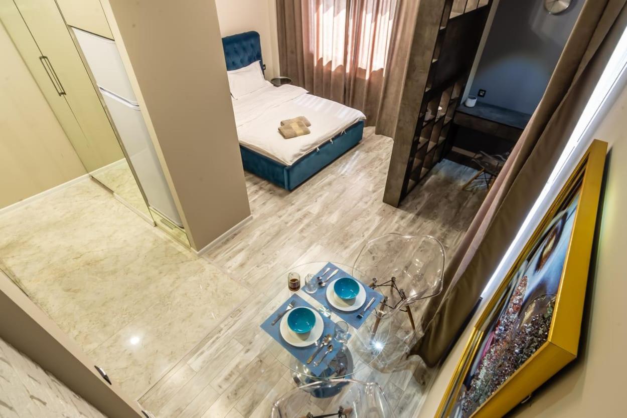 Apartment In The Golden Square 143