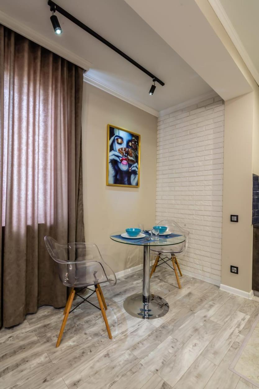 Apartment In The Golden Square 143 Almaty
