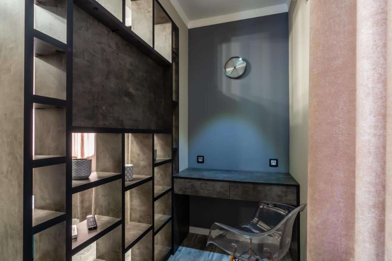 Apartment In The Golden Square 143