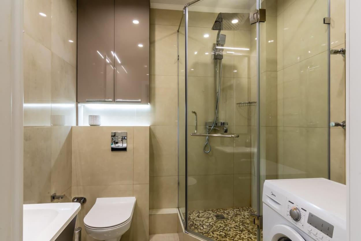 Apartment In The Golden Square 143